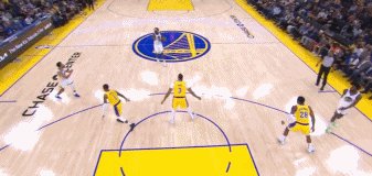 半岛体育在线-保罗勇士首秀很丝滑！中投拿首分 挡拆传切都能玩