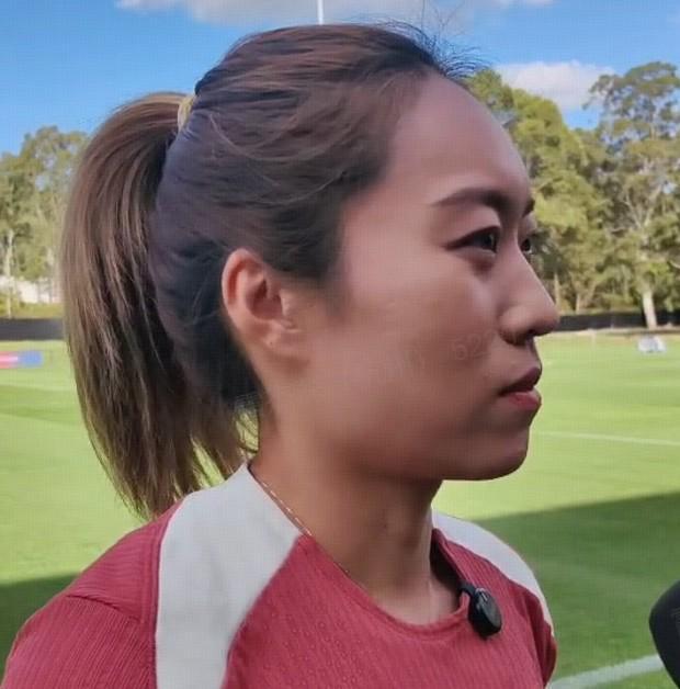 半岛体育官网-唐佳丽：杯赛都是要慢慢适应，第一场比赛总是最难踢的